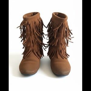 Women’s Brown Fringe Minnetonka Mid-Calf Boots​​